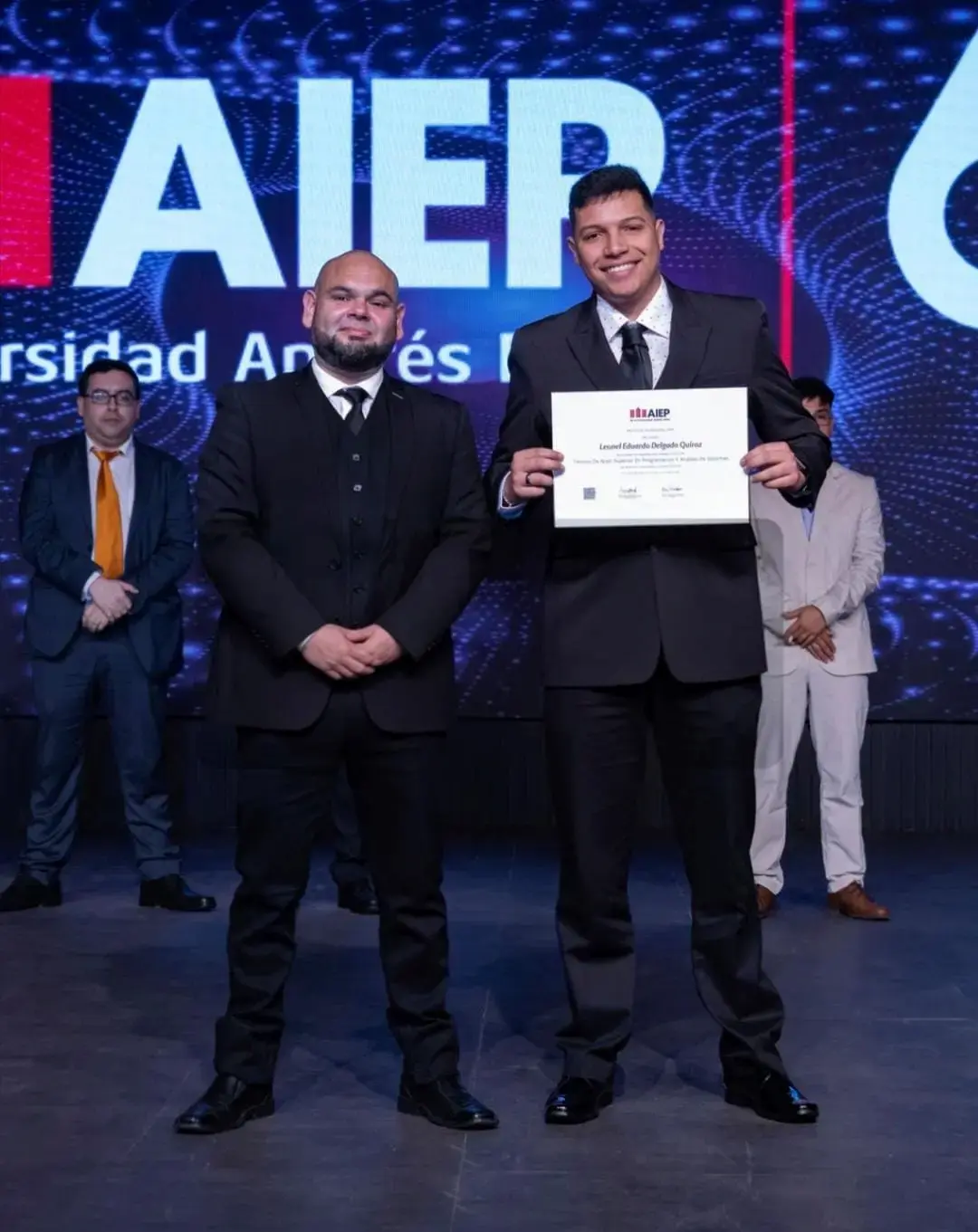 Leonel Delgado — Graduación AIEP Técnico en Programación
